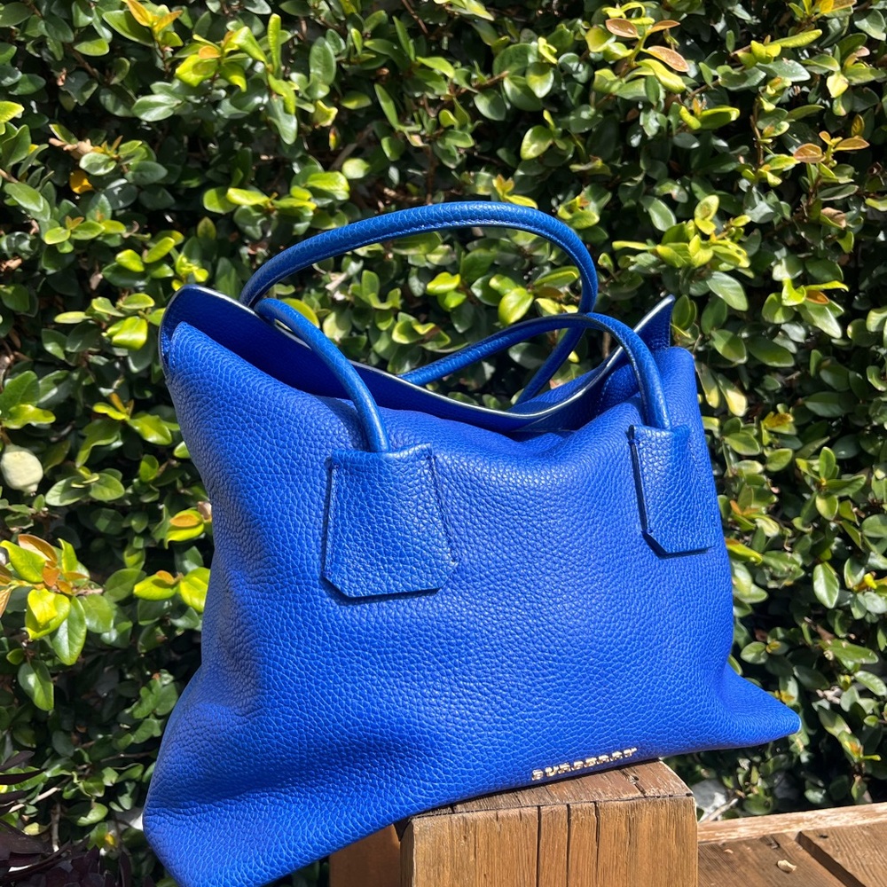 Burberry Blue Leather Tote Bag with Structured Design
